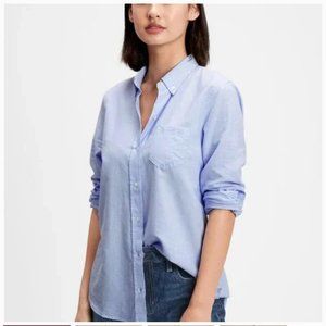GAP Shrunken Boyfriend Button Up